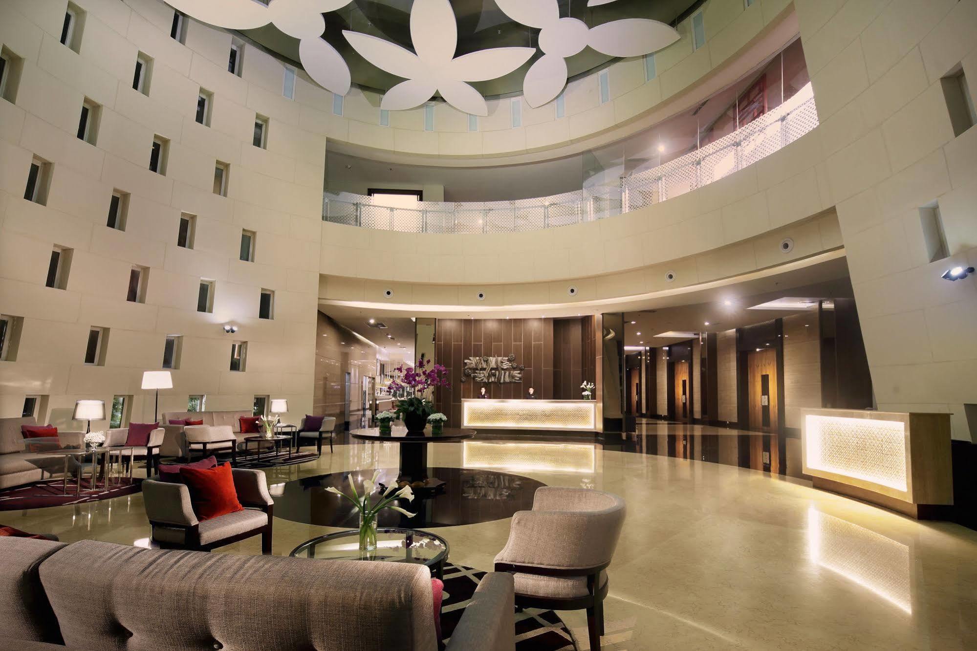 D'Primahotel Tangerang Exterior photo